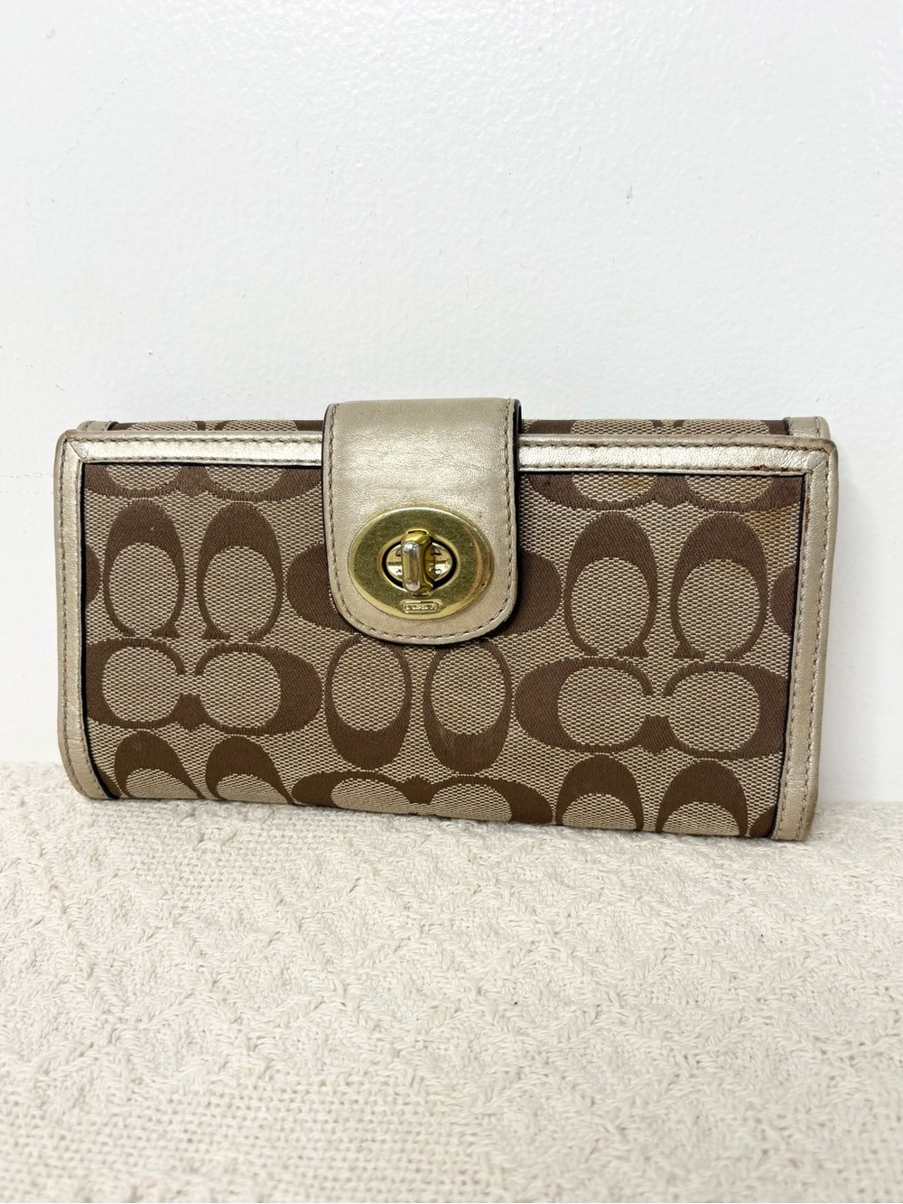 Coach Gold Signature Turnlock Wallet F43609 Khaki Metallic Long Clutch